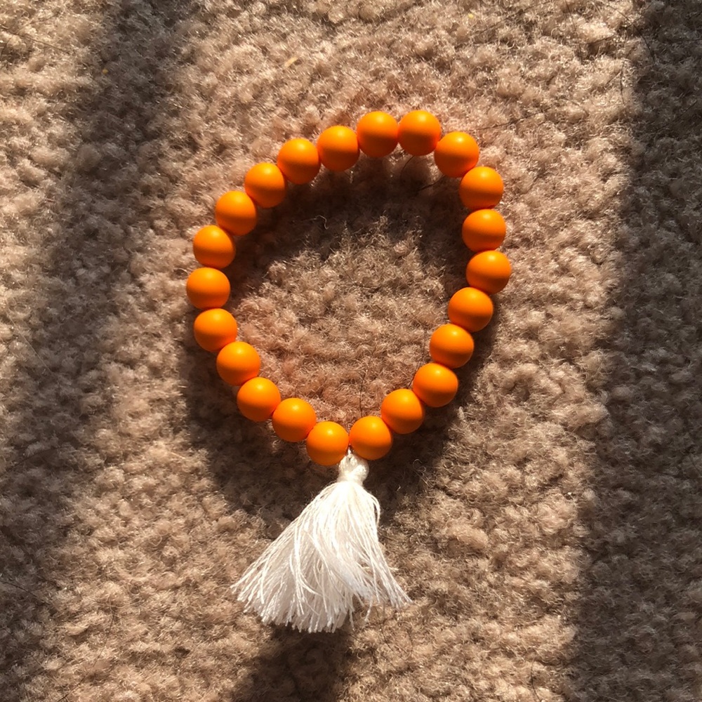 5 bracelets/many different colors/stretchy elastic/good quality/never worn